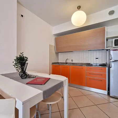 Flat With A Spacious Sunny Terrace - Beahost Μπιμπιόνε