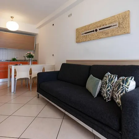 Flat With A Spacious Sunny Terrace - Beahost ביביונה