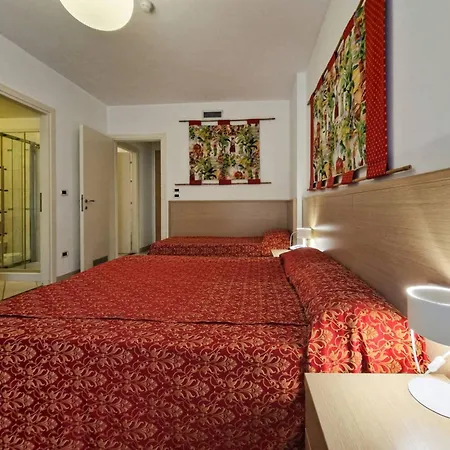 Flat With A Spacious Sunny Terrace - Beahost דירה *