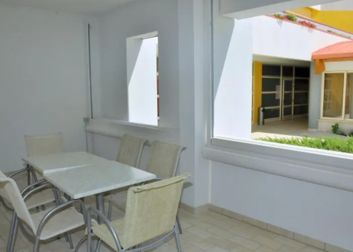 Flat With A Spacious Sunny Terrace - Beahost Apartman *