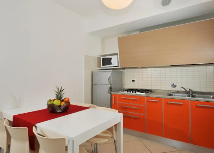 Apartman Flat With A Spacious Sunny Terrace - Beahost